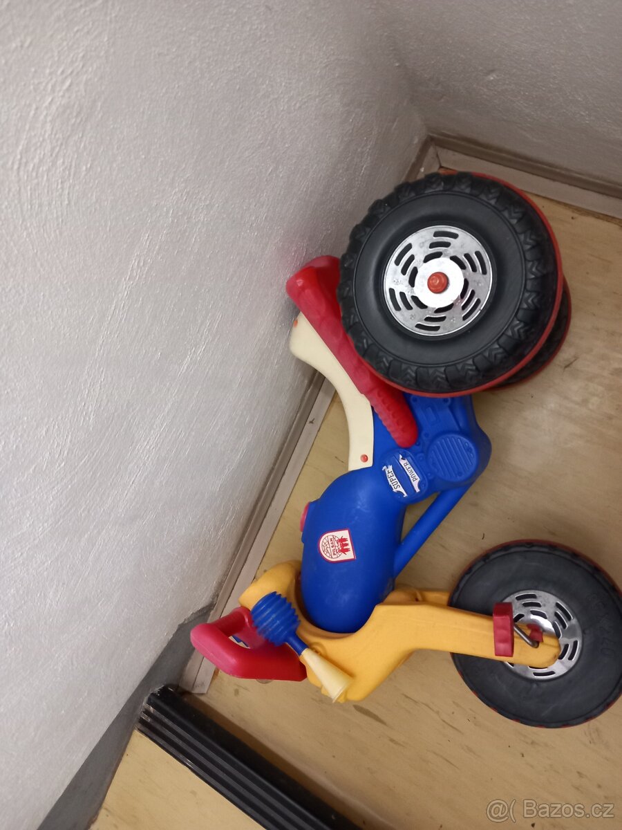 Tříkolka,motorka,