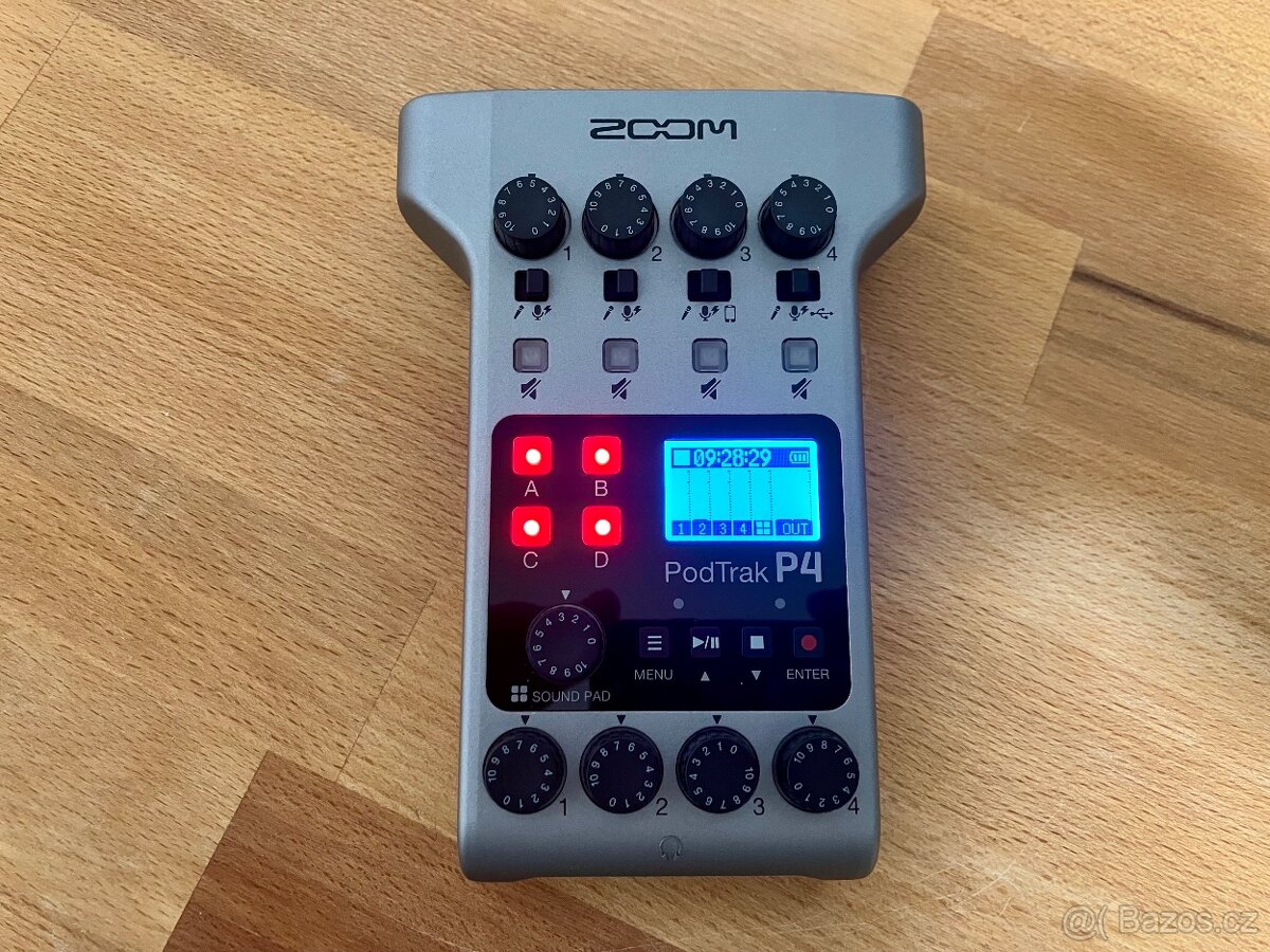 Zoom PodTrak P4 podcast rekordér 4 kanály vč. mikrofonů