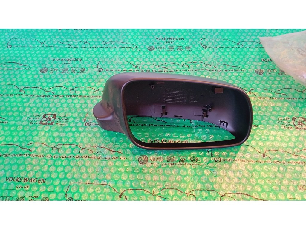 kryt zrcátka černý pravý Škoda Octavia I (1U) 6X0857538A 01C