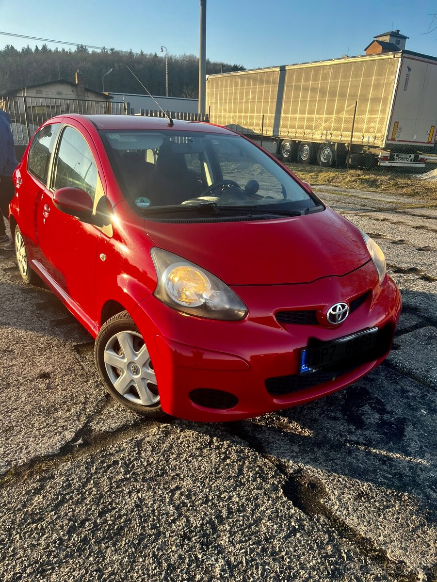 Prodávám vozidlo zn. Toyota Aygo r.v. 2009