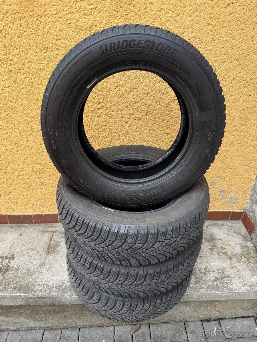 Zimní pneu 195/65/15 bridgestone