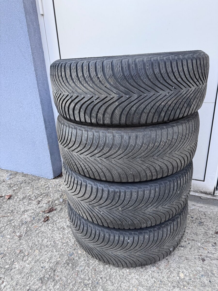 Prodám zimní pneu Michelin Alpin 215/55 R17 na dojetí