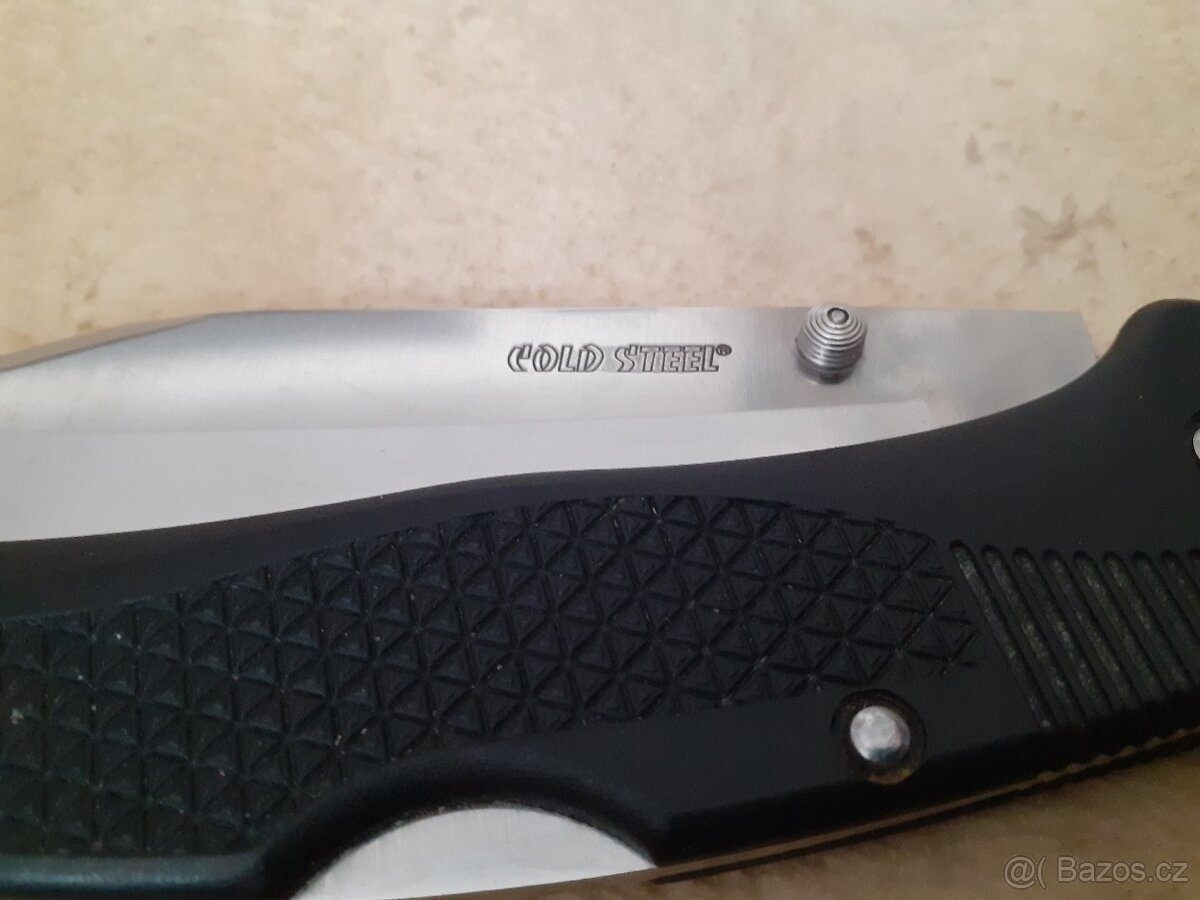 Cold Steel Voyager 1. verze