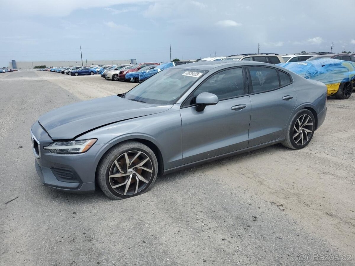 2020 Volvo S60 T5 Momentum 2.0L FWD