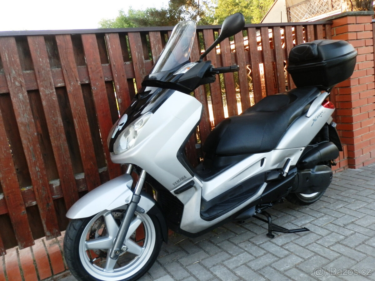 Yamaha X-Max 125