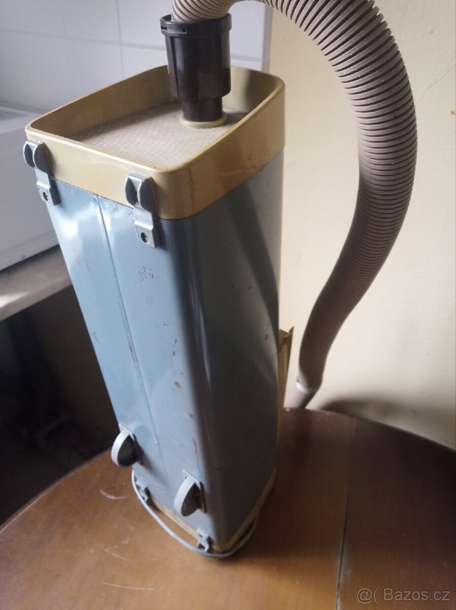 Retro vysavač ETA 412