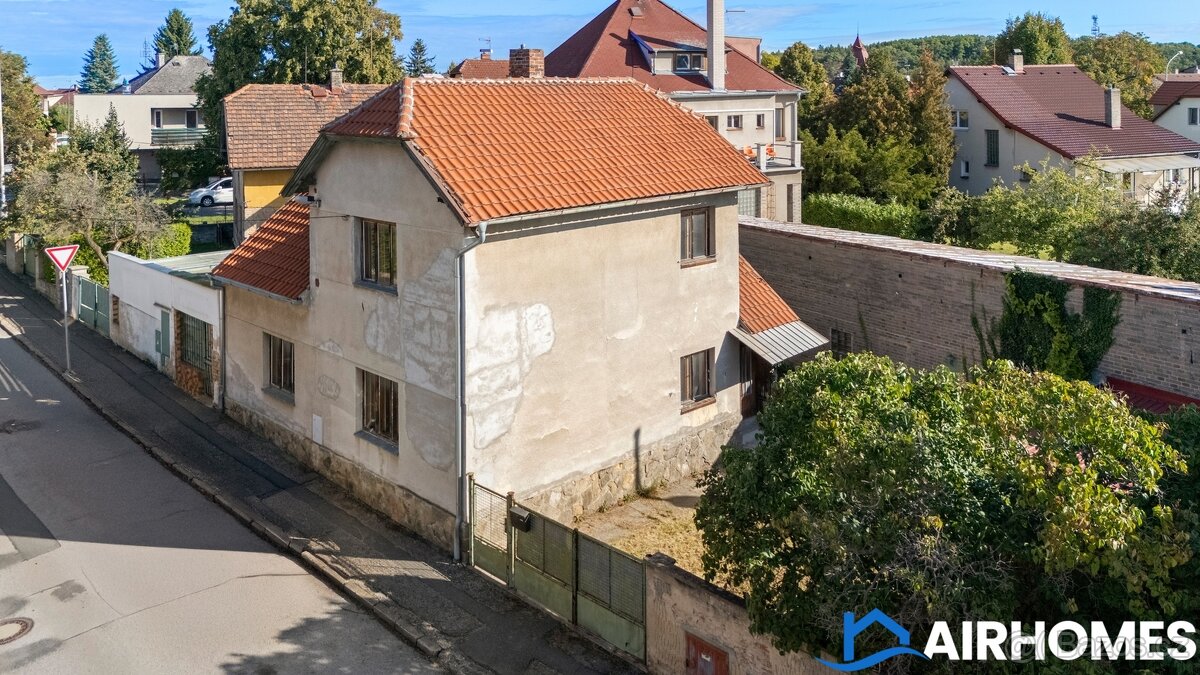 Dům pro rodinu nebo investiční 2 byty před rekonstrukcí v Úv
