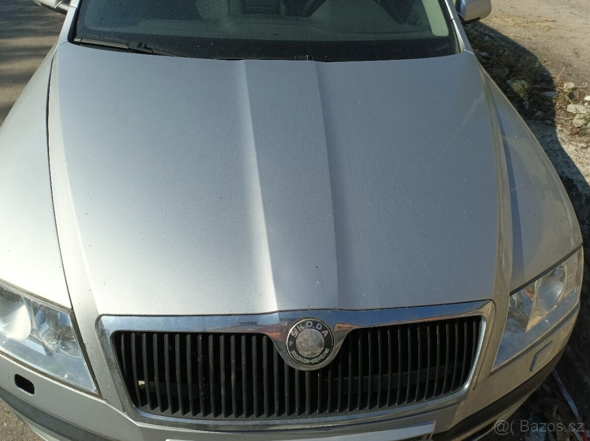 Škoda Octavia II - Přední kapota