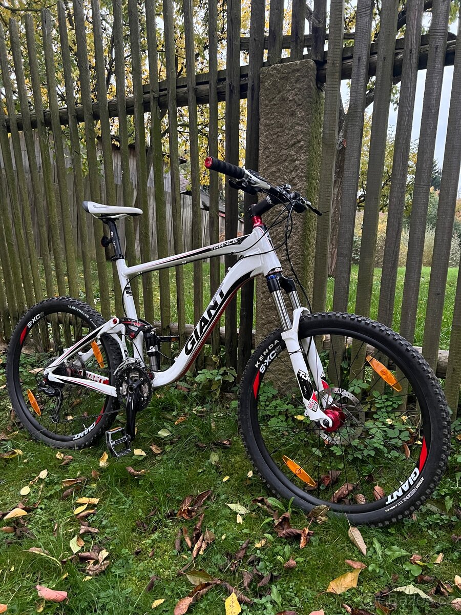 Celoodpružené kolo GIANT