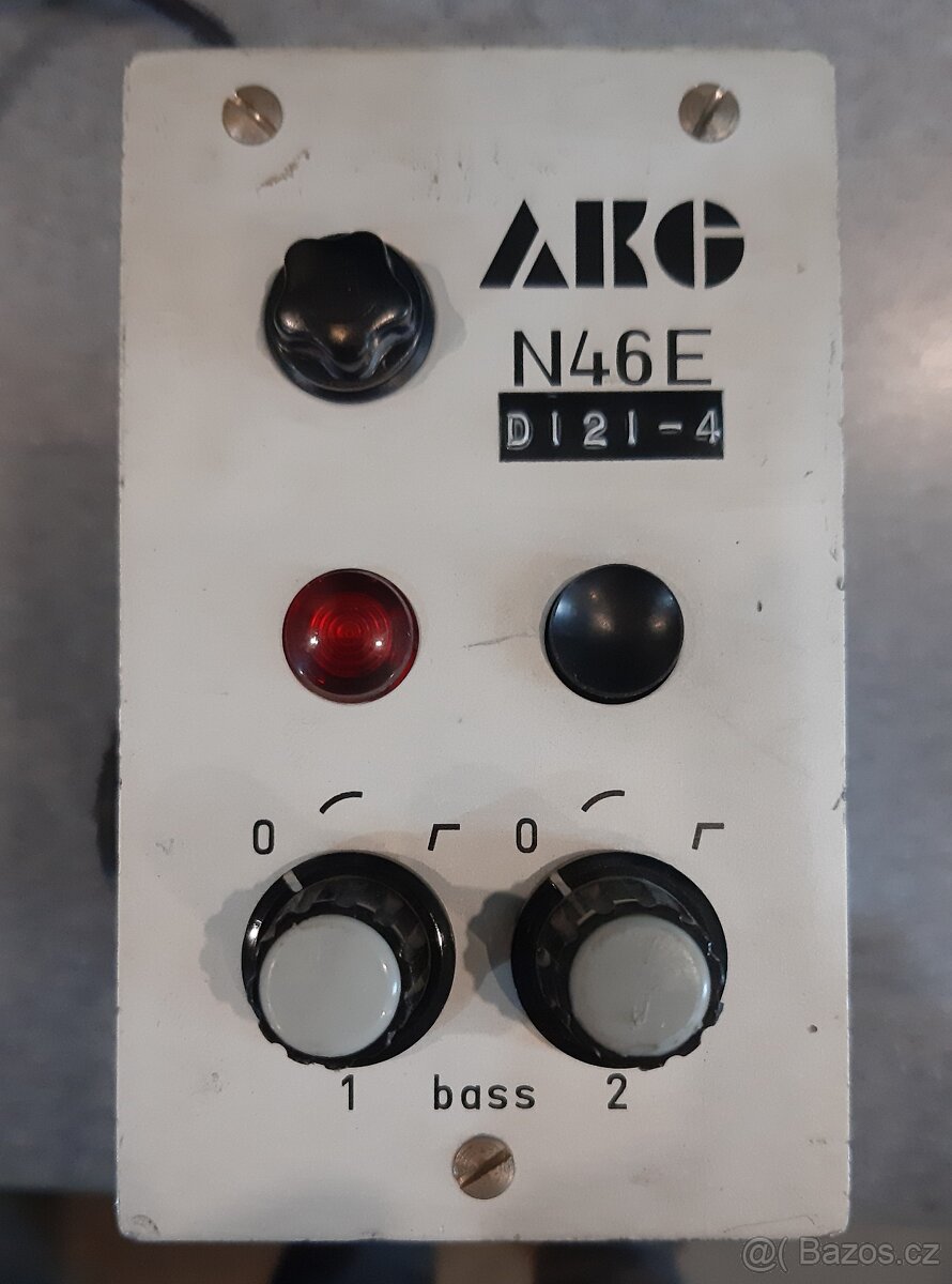 mikrofonní phantomový napáječ AKG