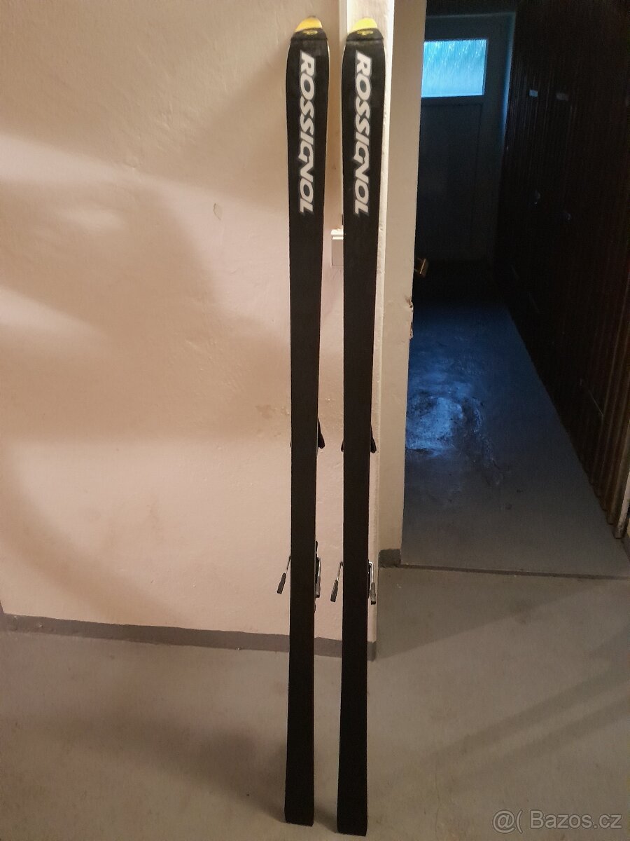 sjezdové lyže rossignol