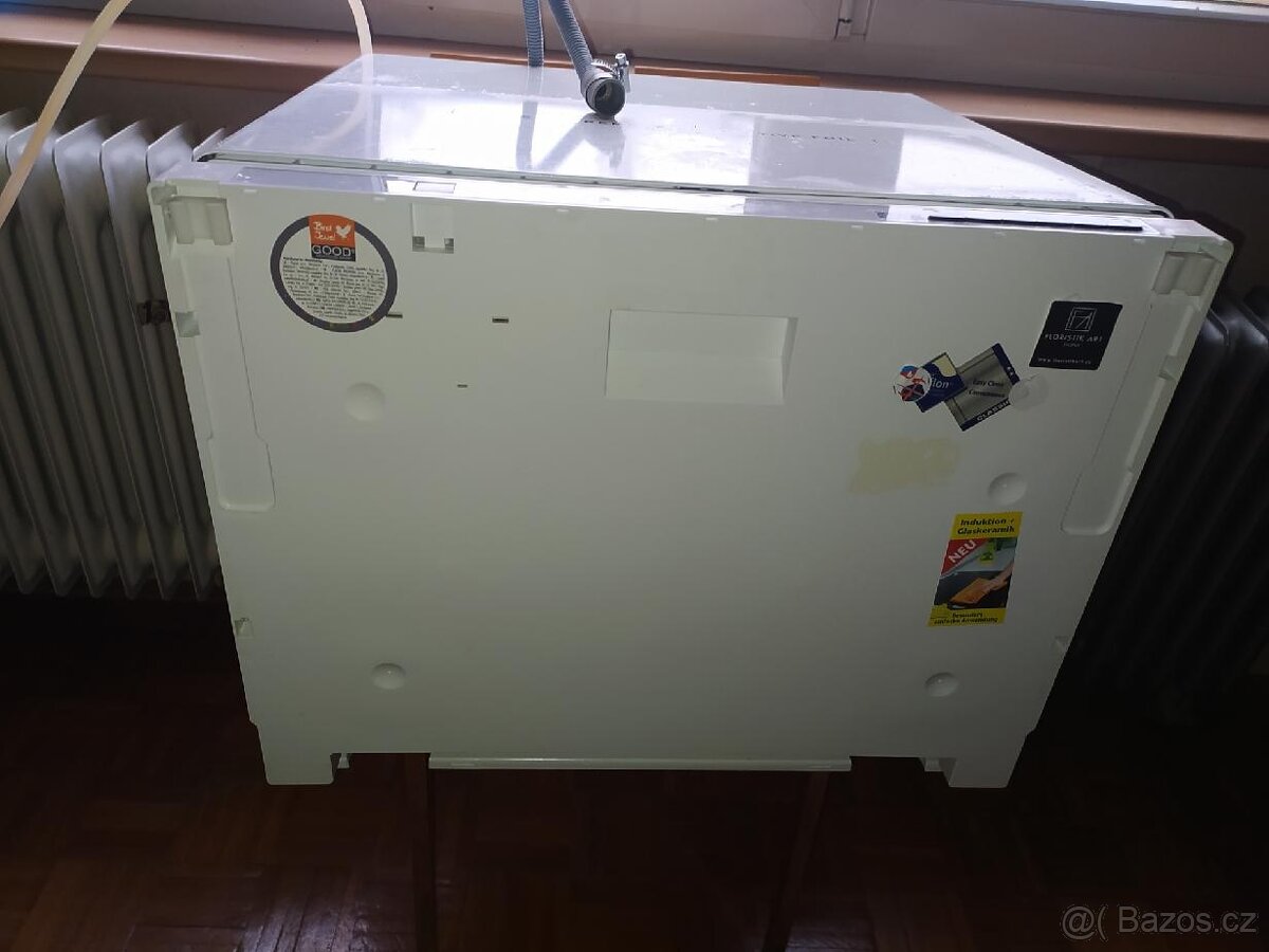 Prodám vestavnou - (stolní ) myčku AEG