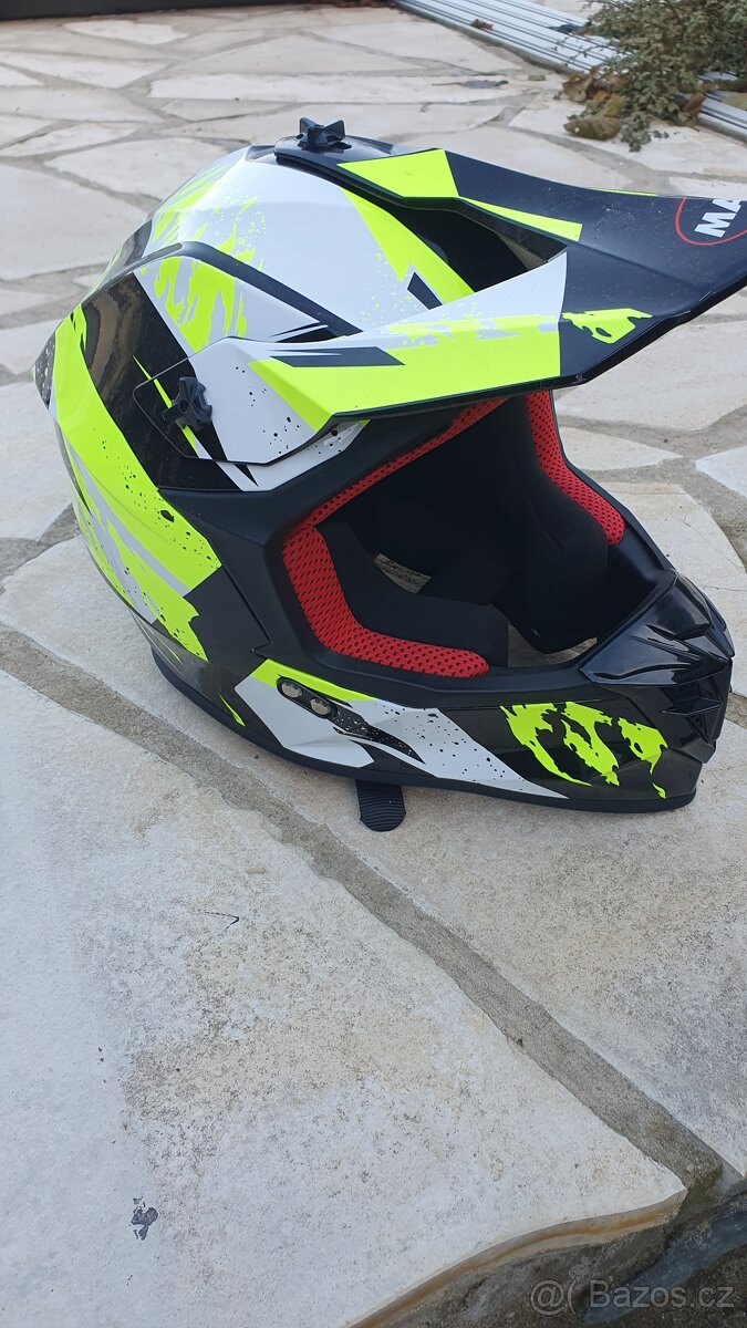 Úplně nová dětská helma