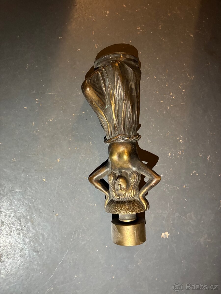 Prodám tutu starožitnou sošku