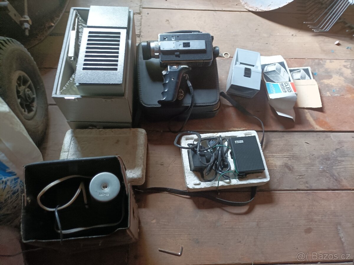 Stará kamera,foto blesky aj.