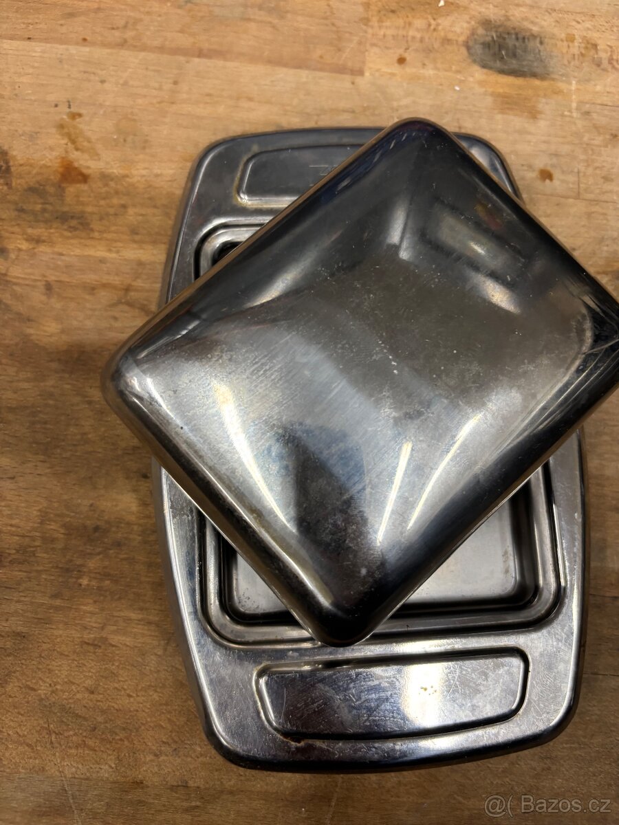 Dóza na máslo železná