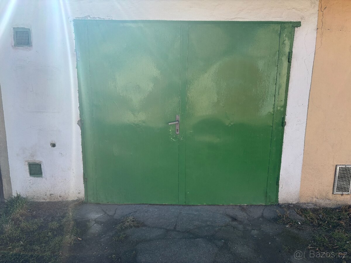 Garáž v Uherském Ostrohu