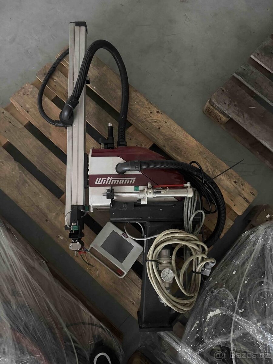 Robotický systém pro odebírání vtoků Wittmann WP80 (8912)