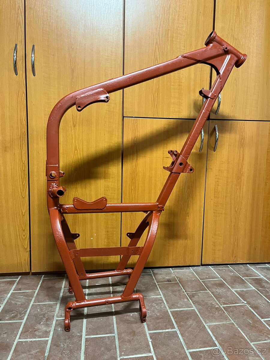 Rám Jawa 11 - Pérák