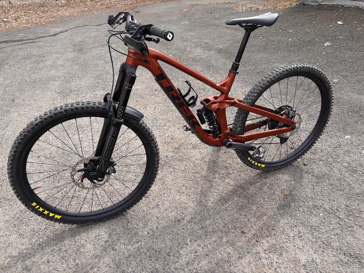 Trek Slash 8