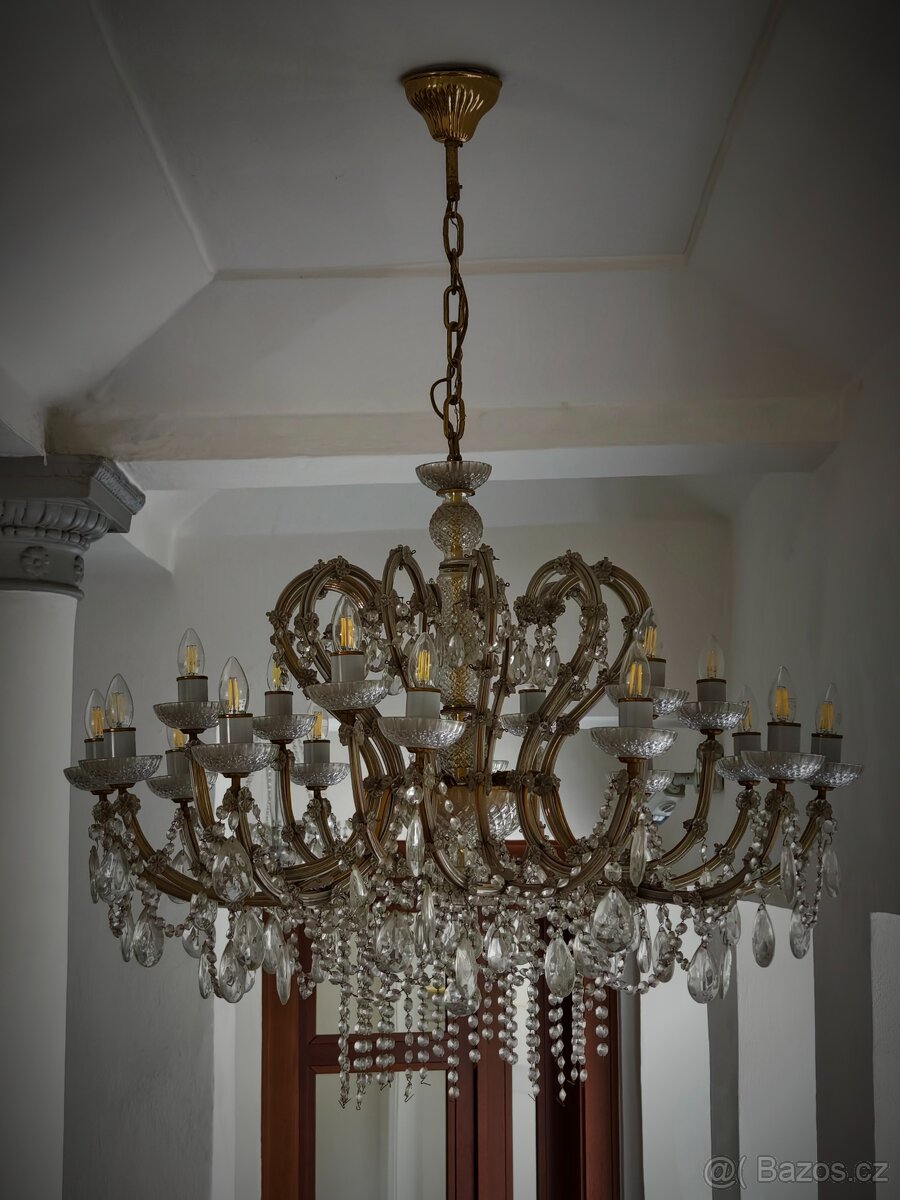 Křišťálový lustr