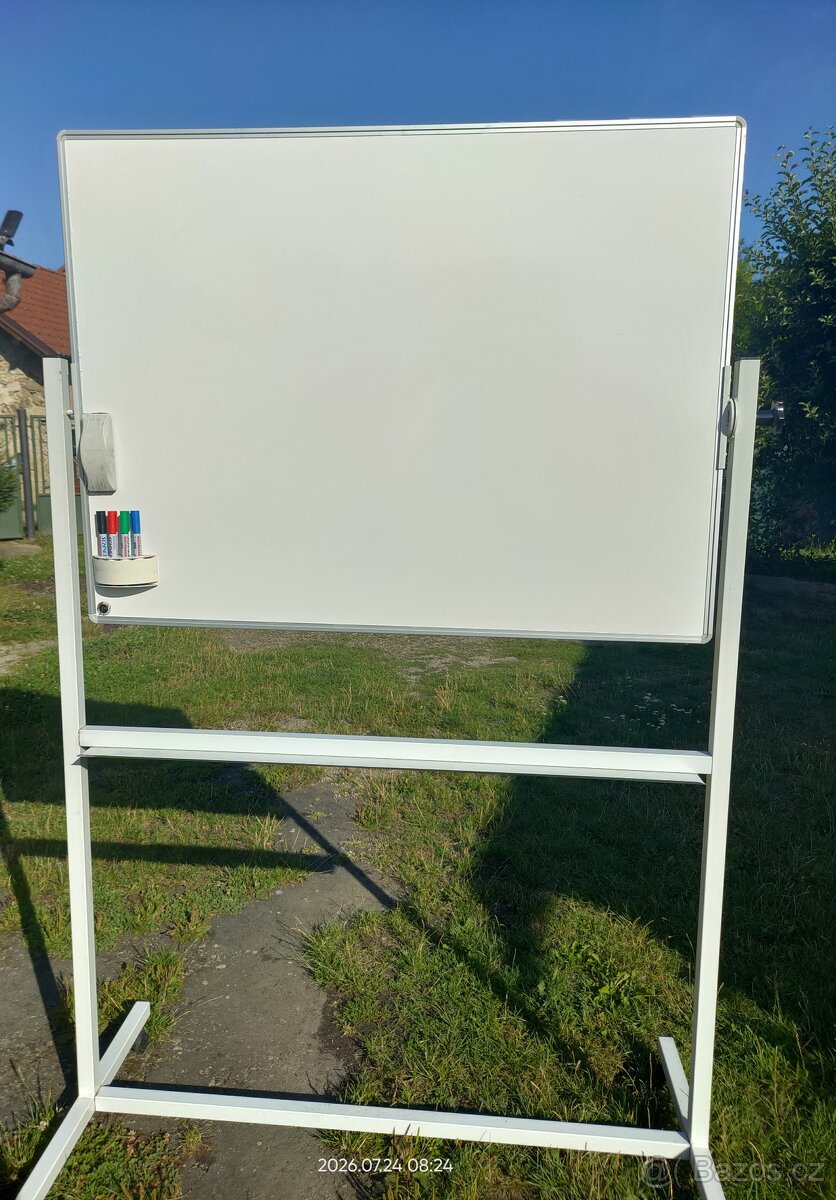 Mobilní magnetická tabule