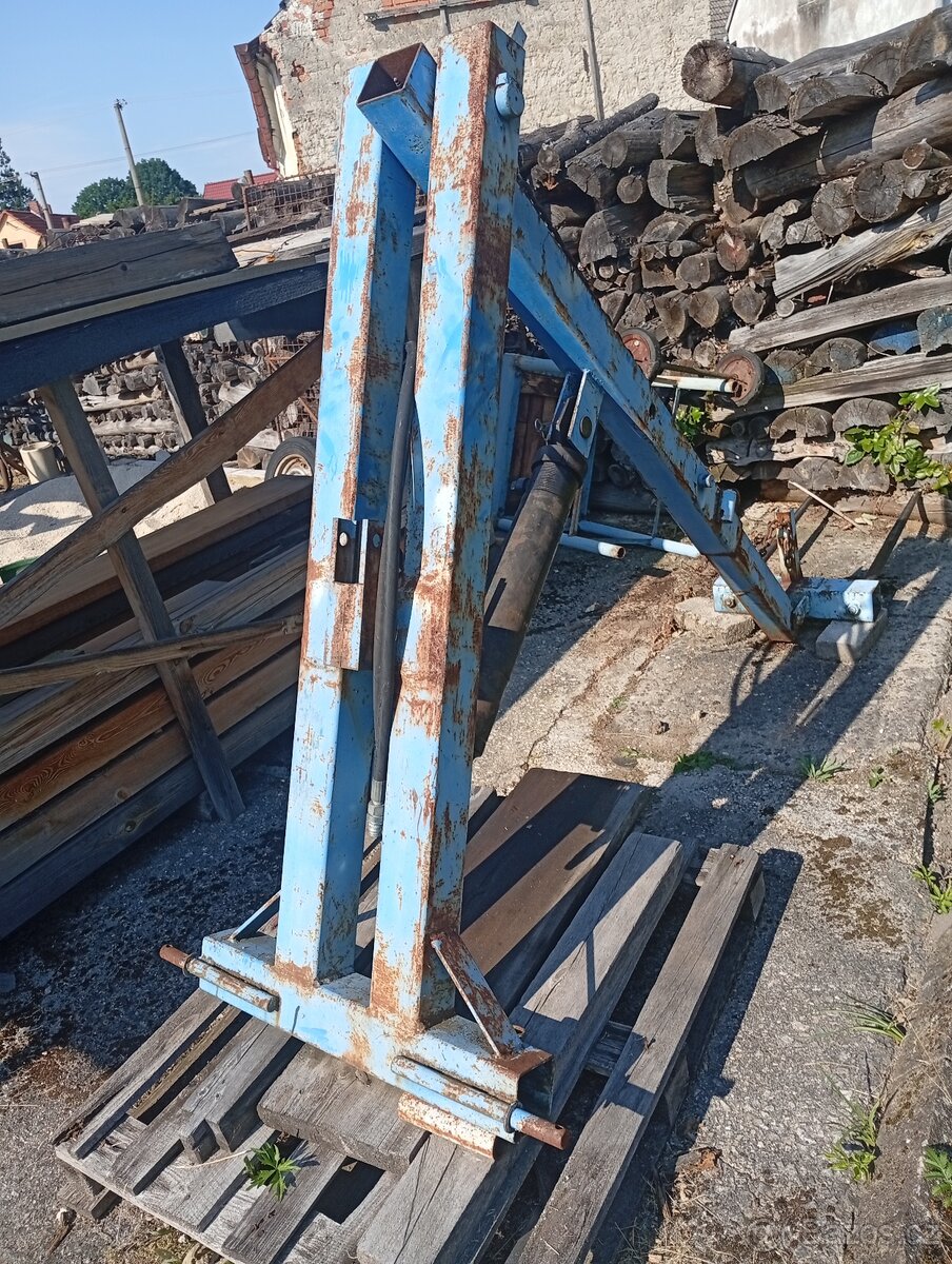 Zvedák za traktor