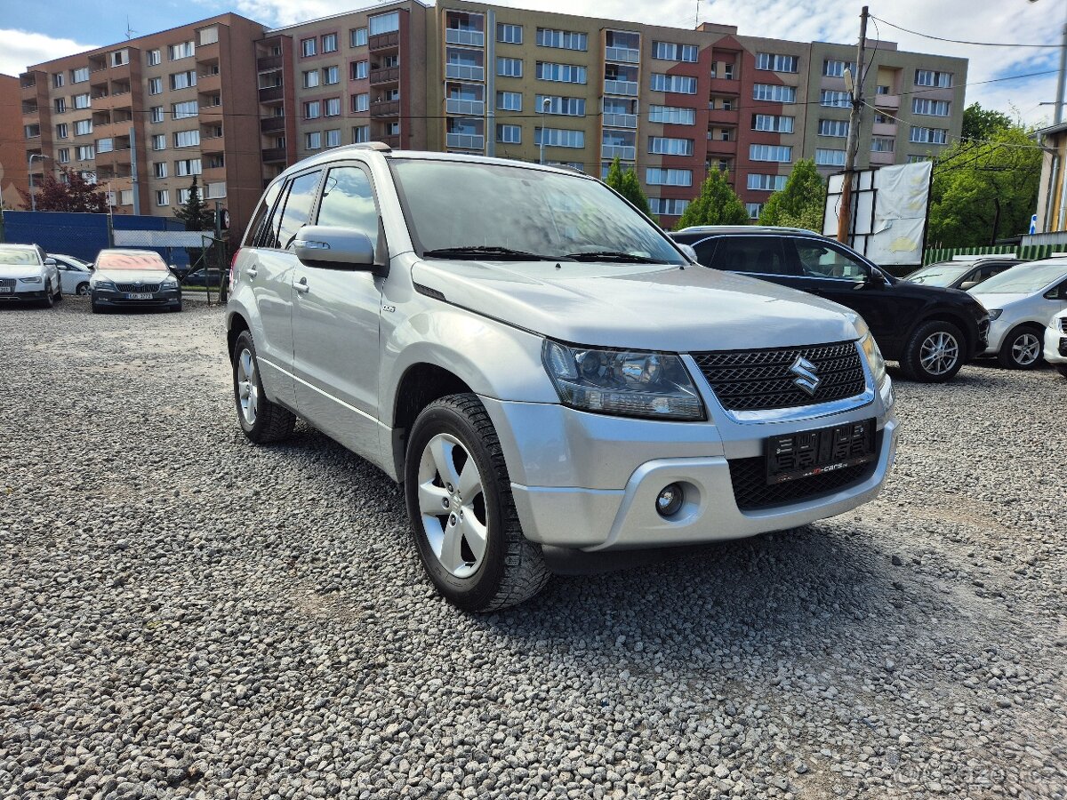 Suzuki Grand Vitara,1.9DDiS,95KW,4x4,KEYLESS,VÝHŘEV,9/2010