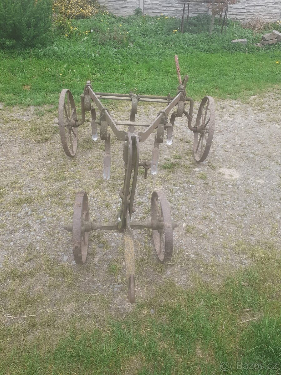 Kultivátor tažený