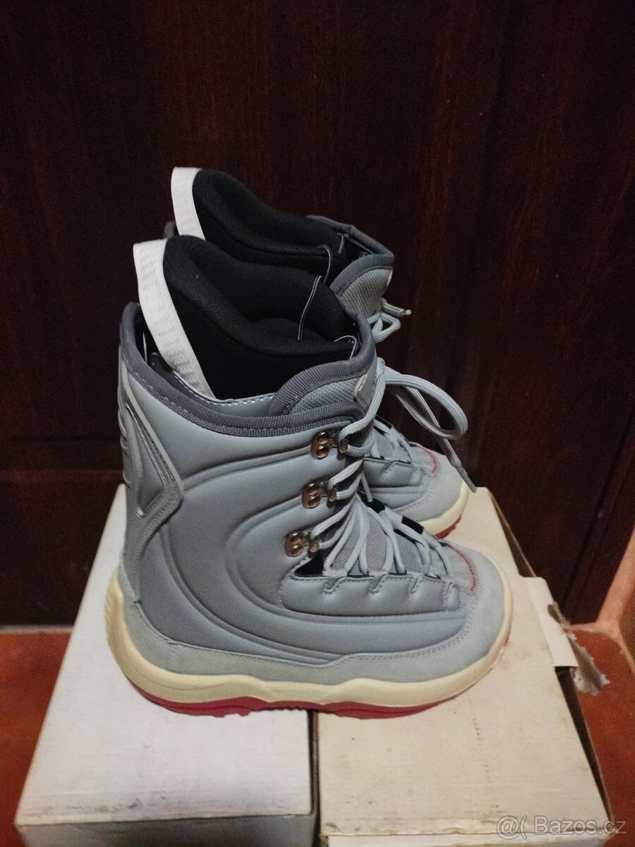 Prodám úplně nové boty na snowboard NORTHWAVE v.37