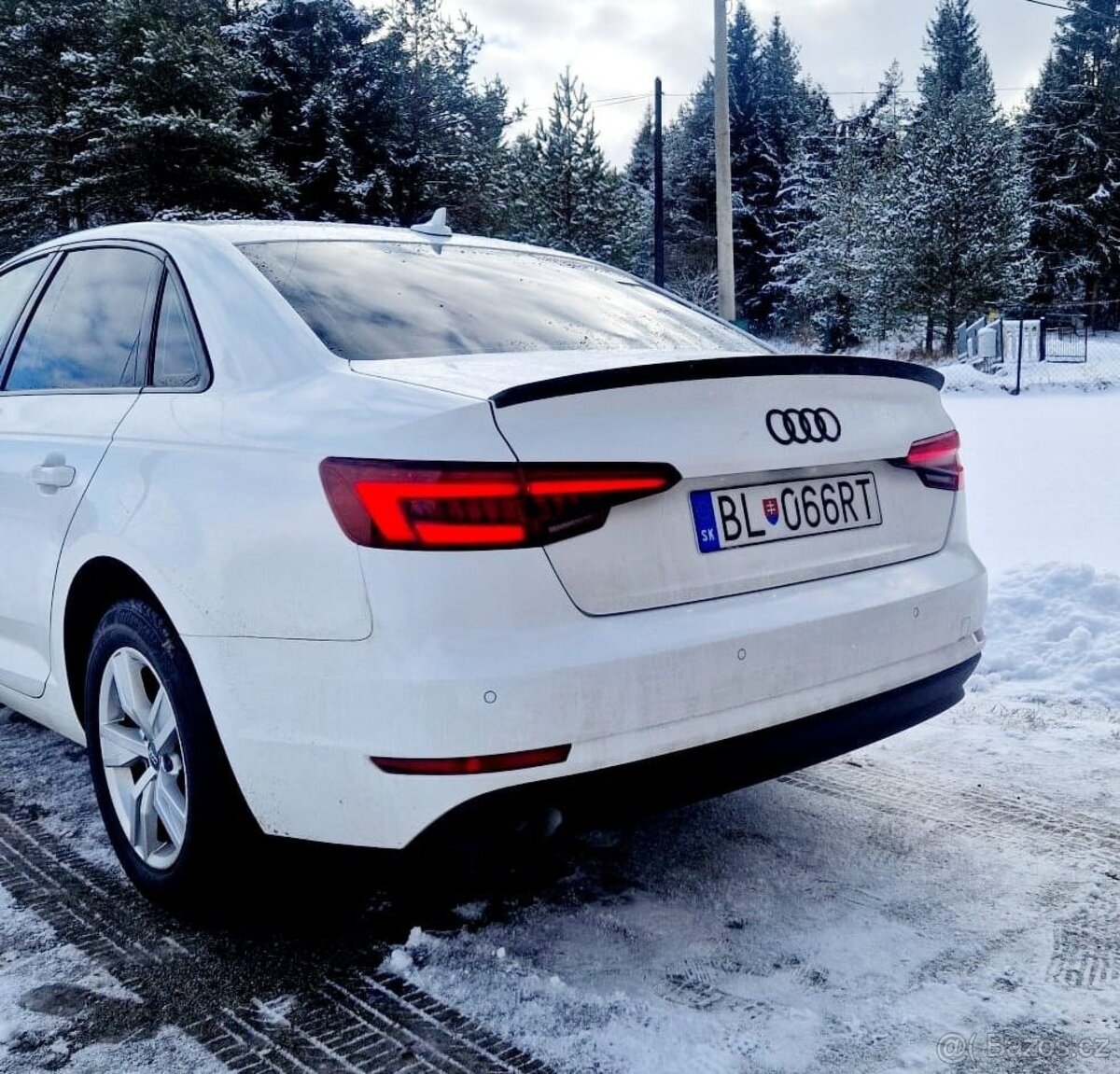 AUDI A4 S4 RS4 B9 spoiler kridlo lipko na hranu kufra