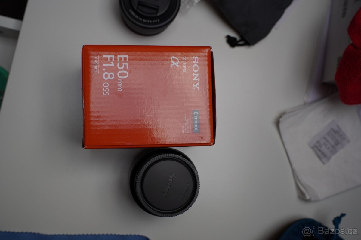 SONY E 50 mm f/1.8 OSS