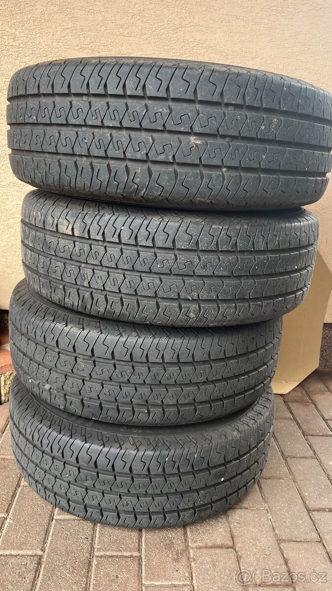 Letní pneu 235/65 r16c