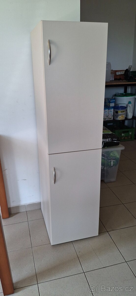 Nová koupelnová skříňka