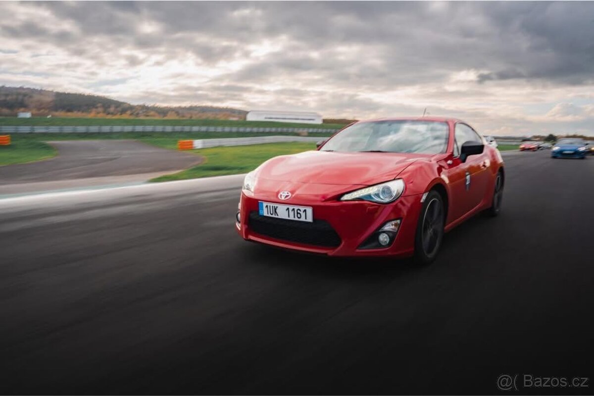 Toyota GT86 | Nový motor | výborný stav |