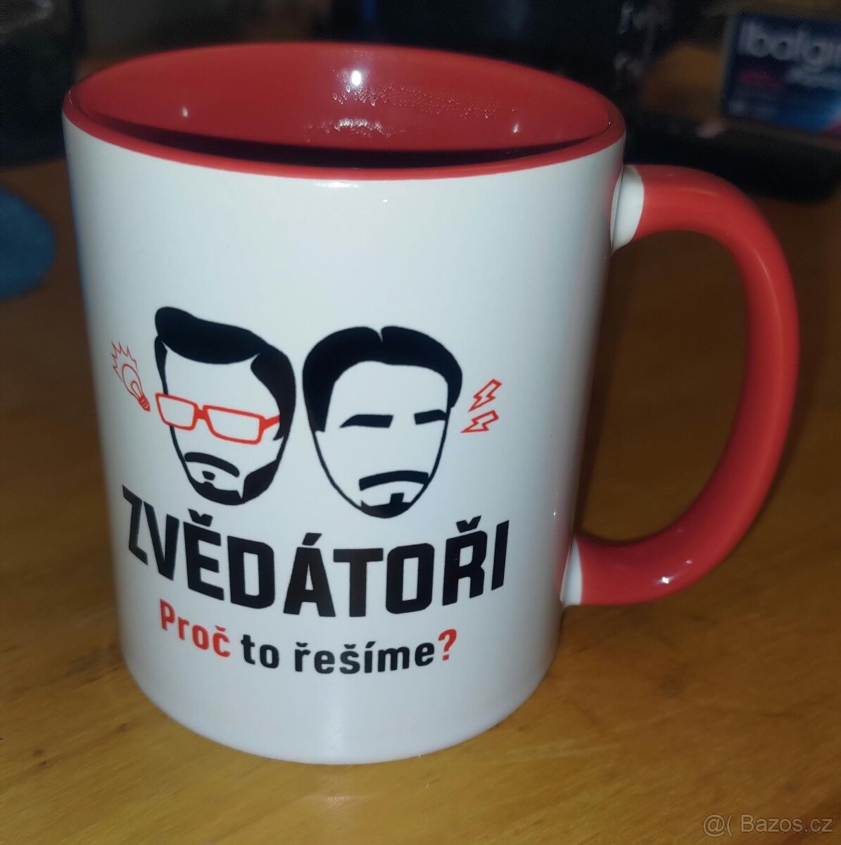 První zvědátorský hrneček