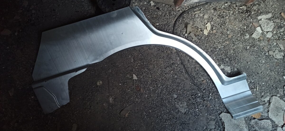 Peugeot 406 limusine zadní lem