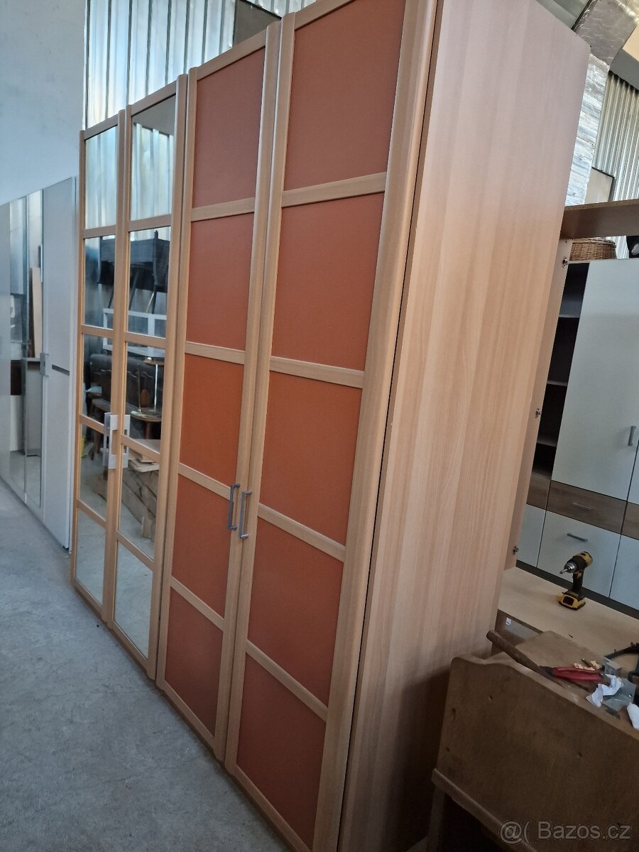 Skrin satni 4 dverova 60x200 výška 216 cm