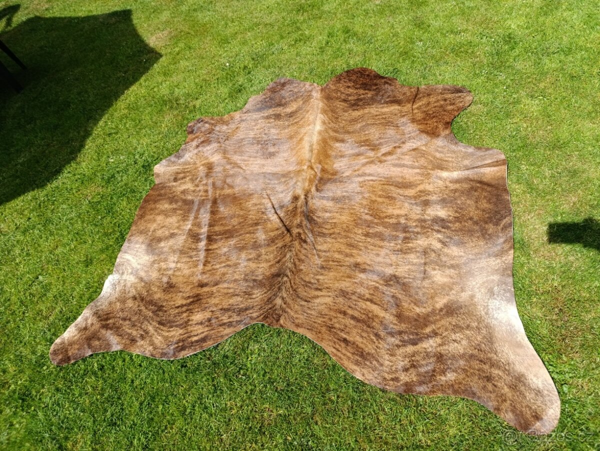 Hovězí kůže - koberec hnědý č.31