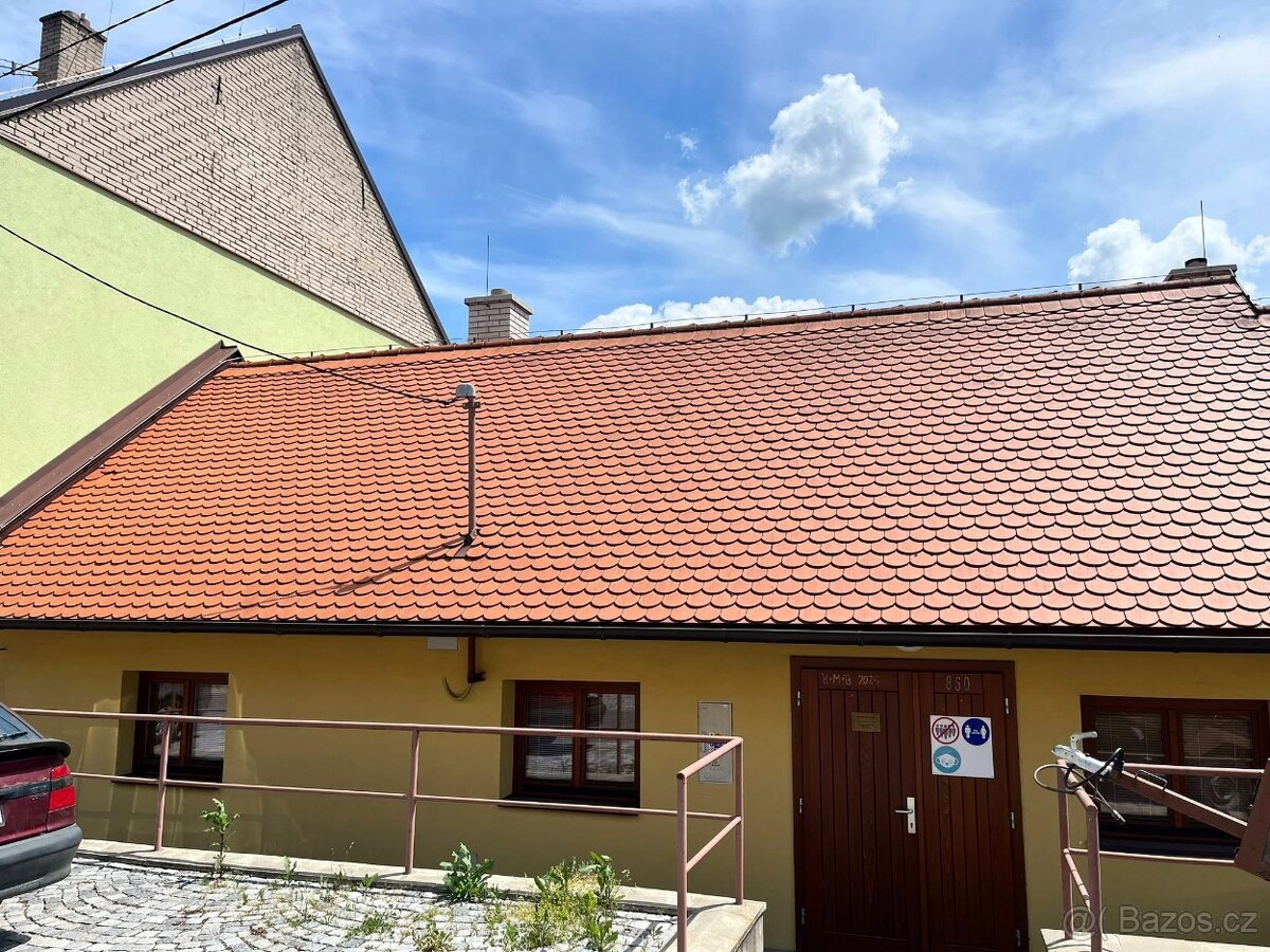 Pálenice, Hluk, Nedakonice