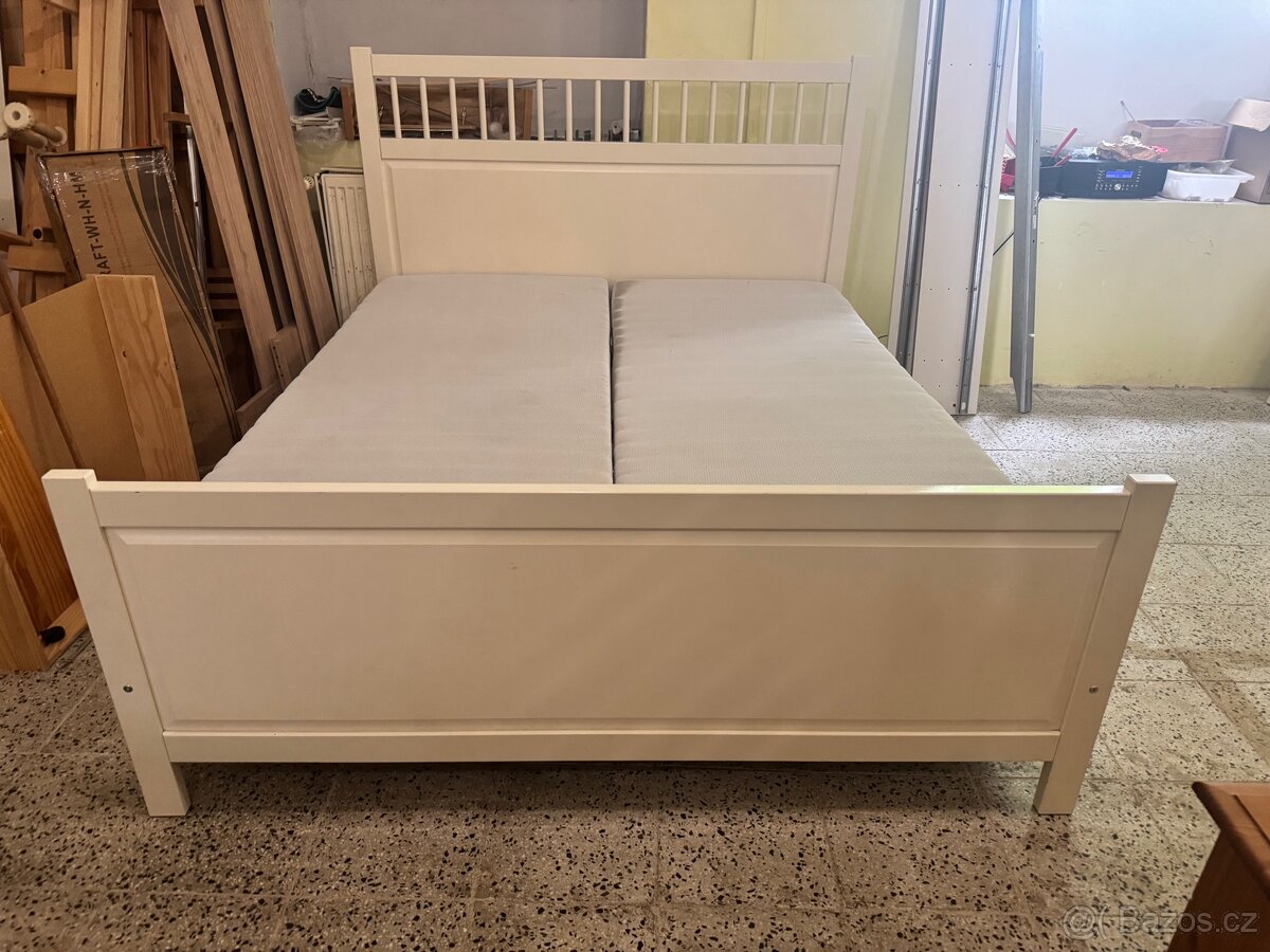Hezká bílá postel-letiště IKEA HEMNES 160x200