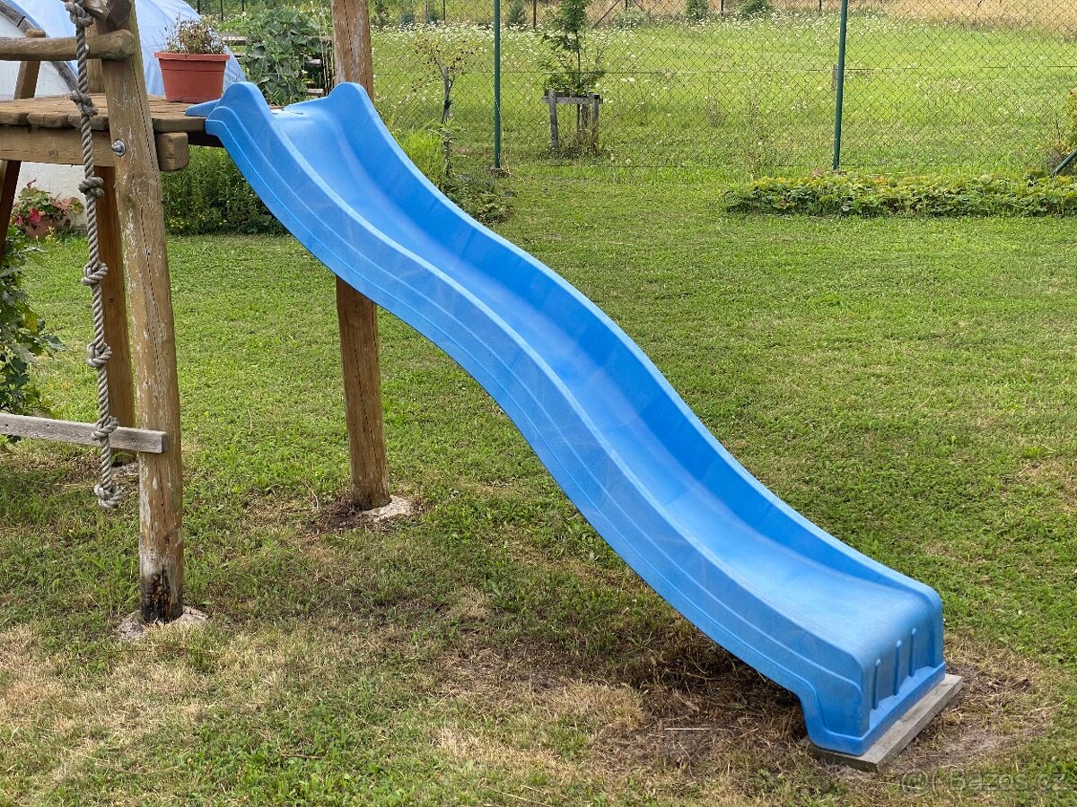 Klouzačka - Plastová skluzavka pro děti