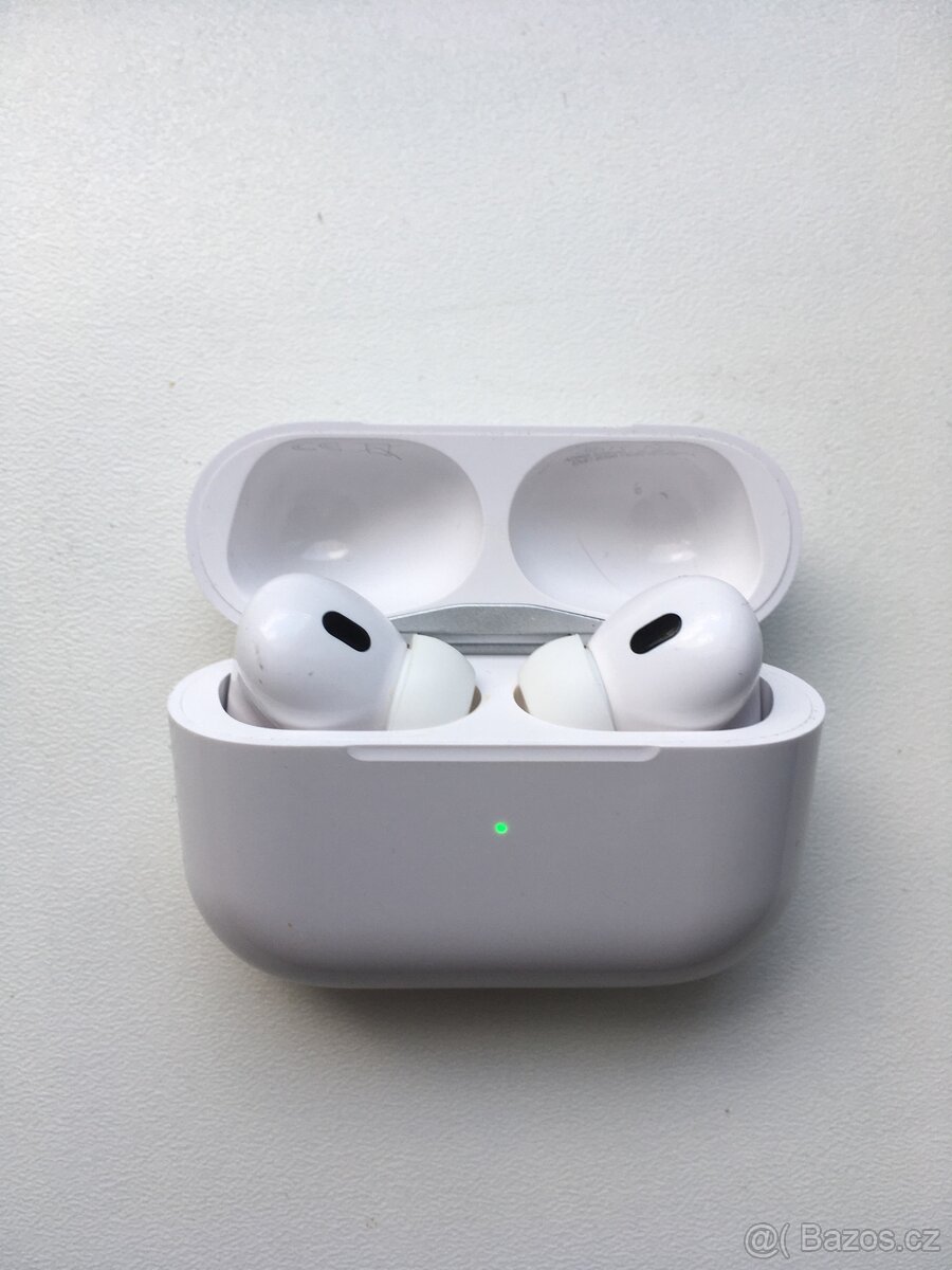 Airpods2 apple sluchatka