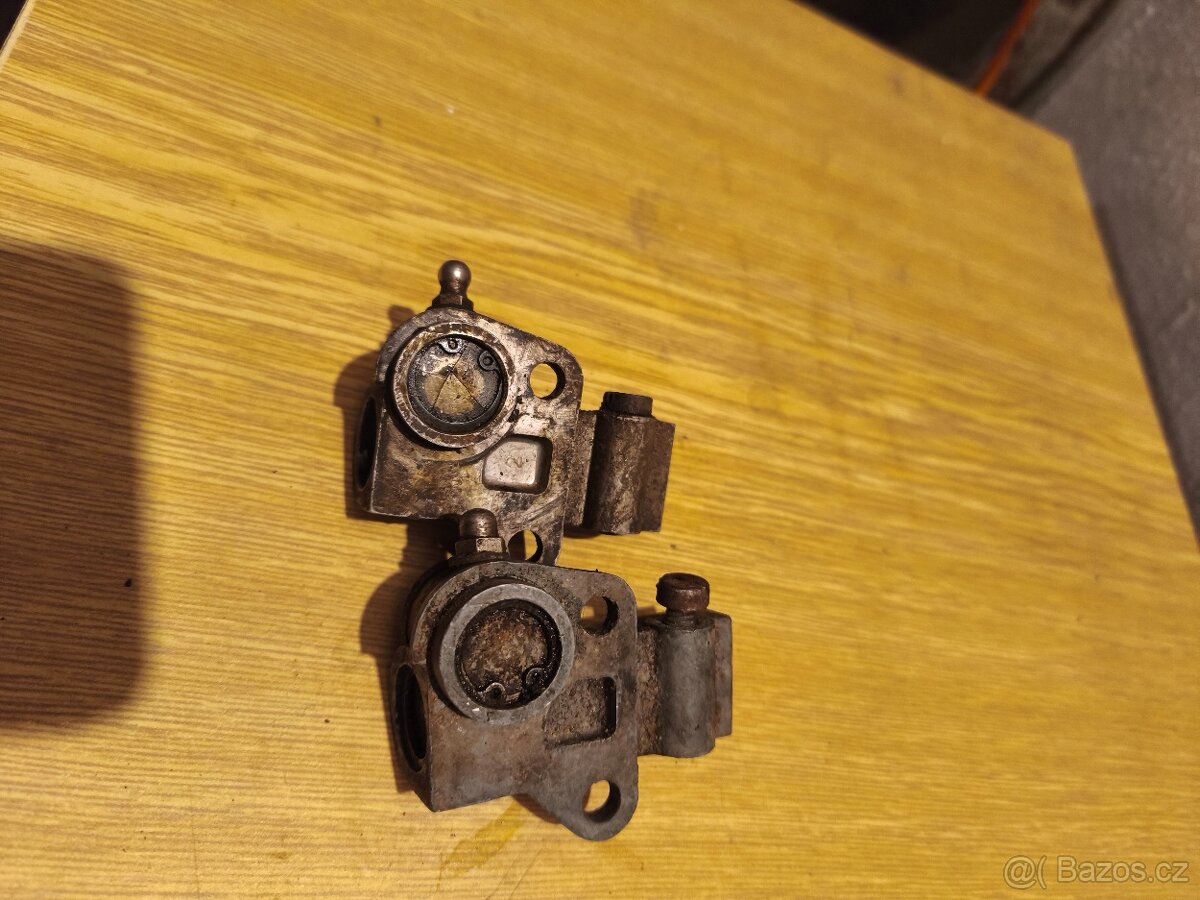 Převodník/náhon tachometru ČZ 125,150C,125 T