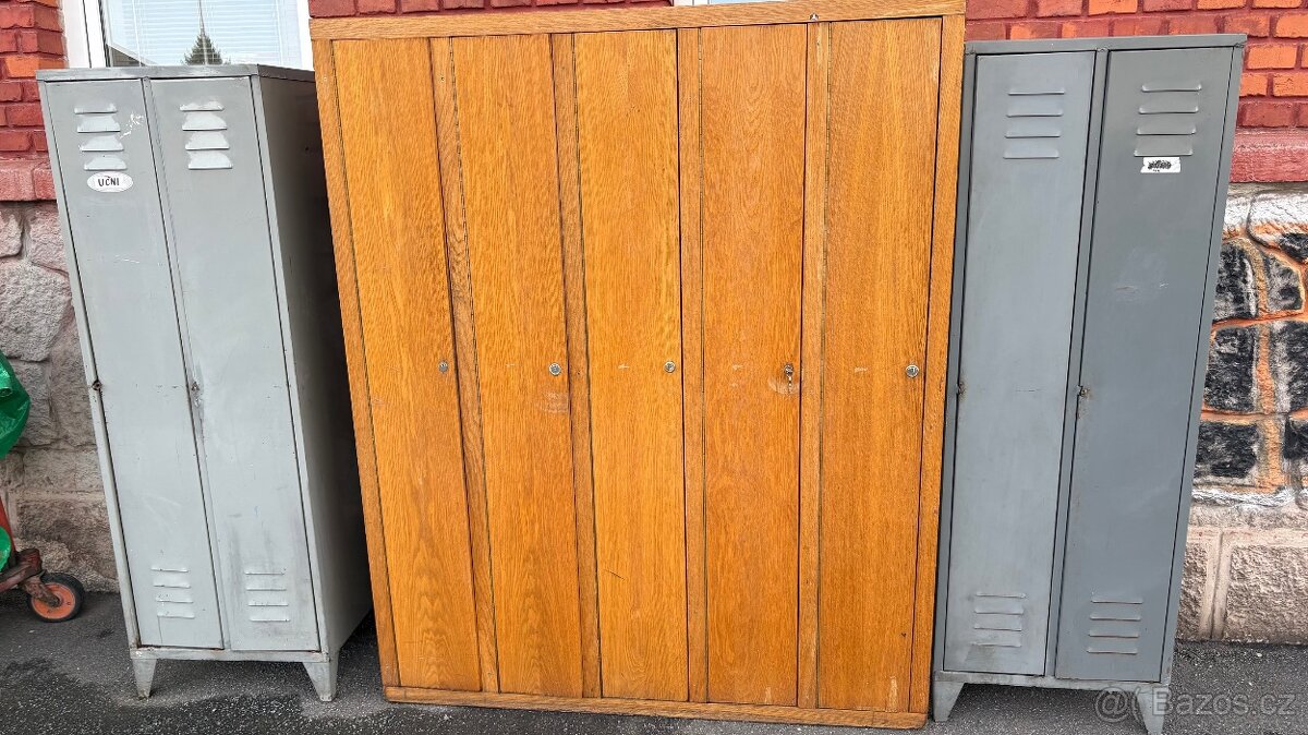 šatní skříně pro zaměstnance