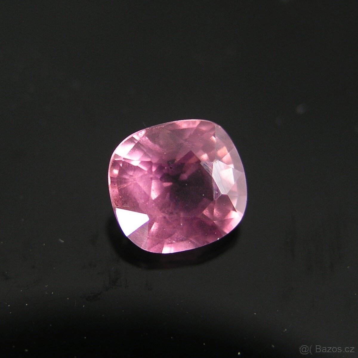 Safír přírodní-cushion-0,58 ct.