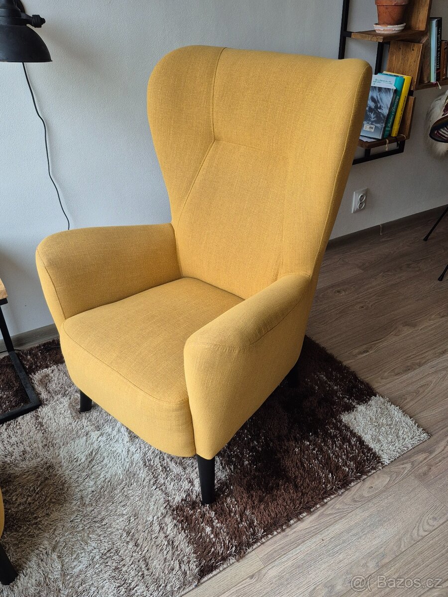 Žlutý ušák s taburetem Next