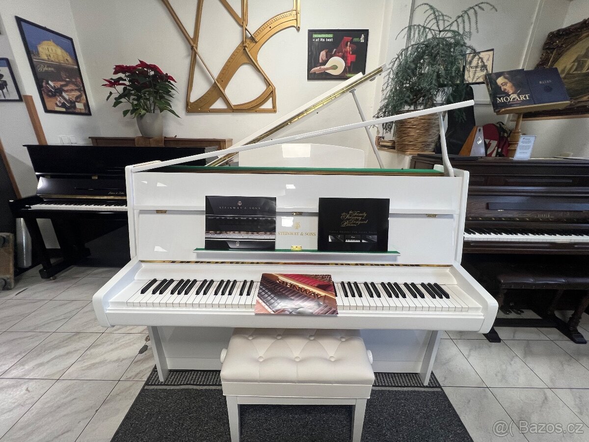STEINWAY & SONS mod. Z 114 se zárukou 5 let, doprava zdarma