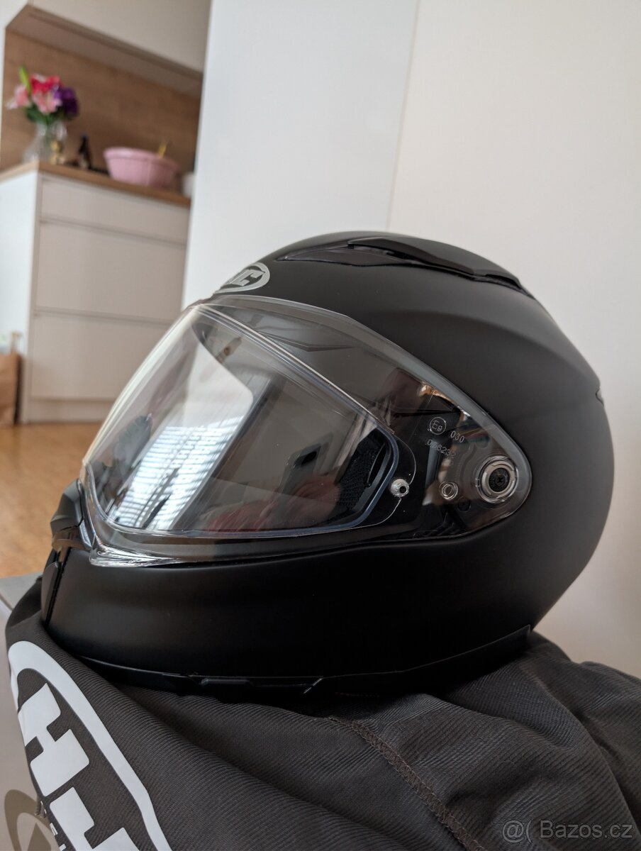 Helma HJC F70 XL a Astone GT 800 Evo M