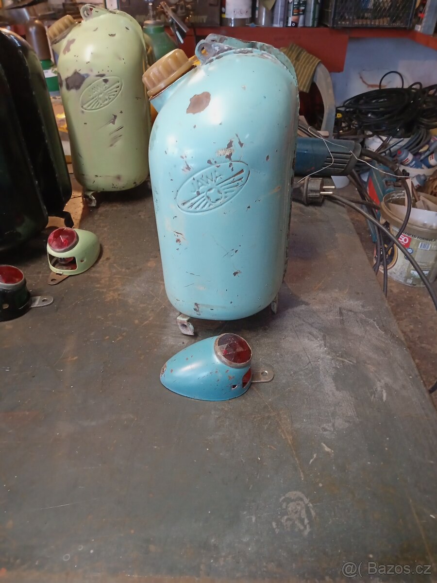 Predám diely Jawa 550,555 modre